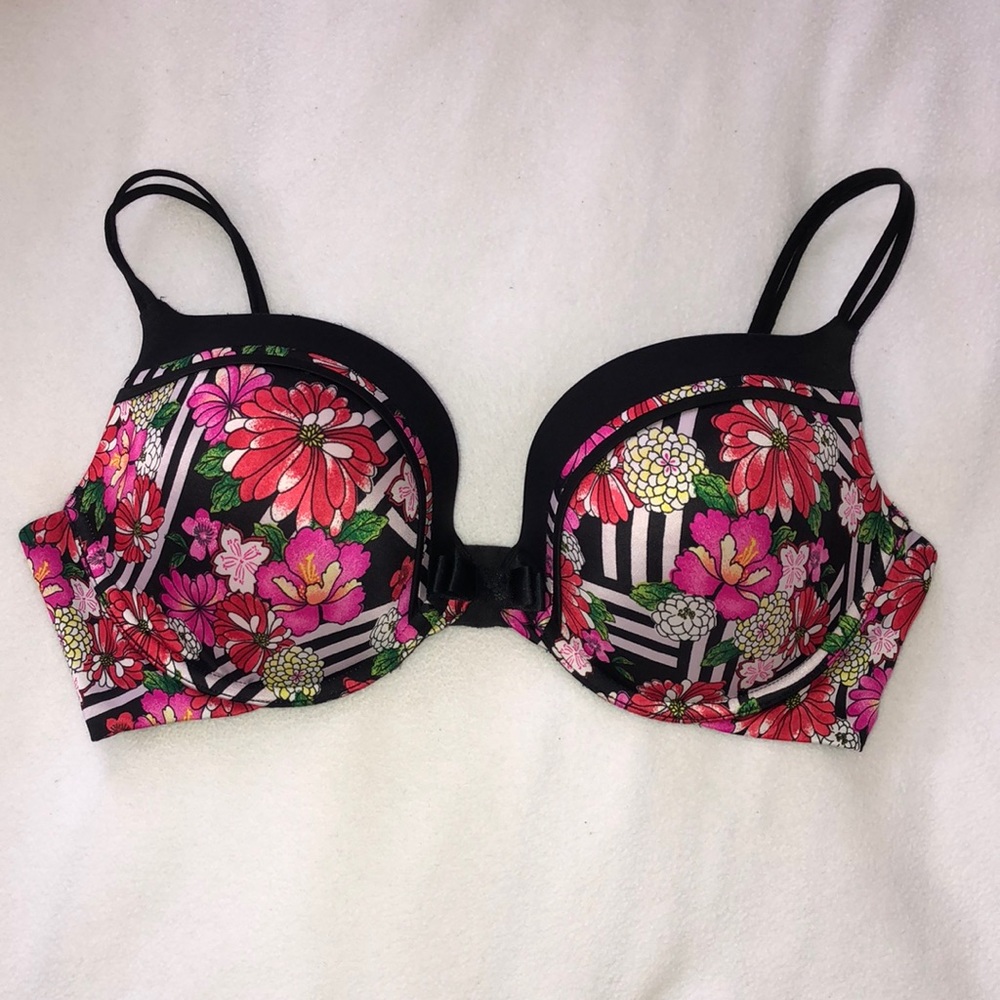 Victoria’s Secret Very Sexy push up bra 36D